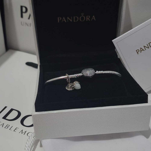 SET PULSERA PANDORA CORAZON CENTELLEANTE + CHARM EVANGELINE LUCIERNAGA + KIT